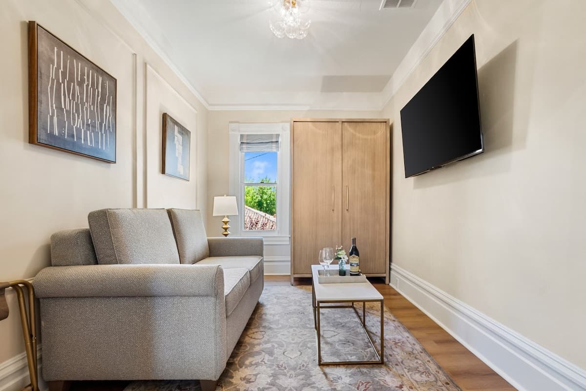 Victorian Estate w/ Pool, Spa & Wine Lounge - Photo 1