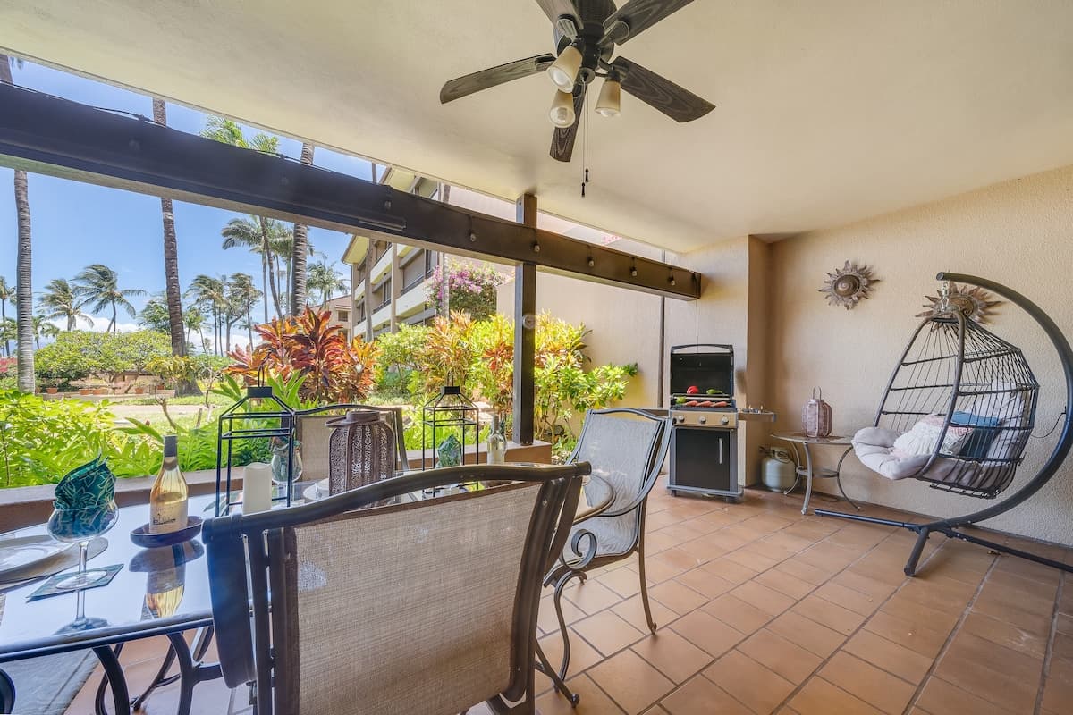 Condo in Lahaina · ★4.65 · 2 bedrooms · 3 beds · 2 baths - Photo 1