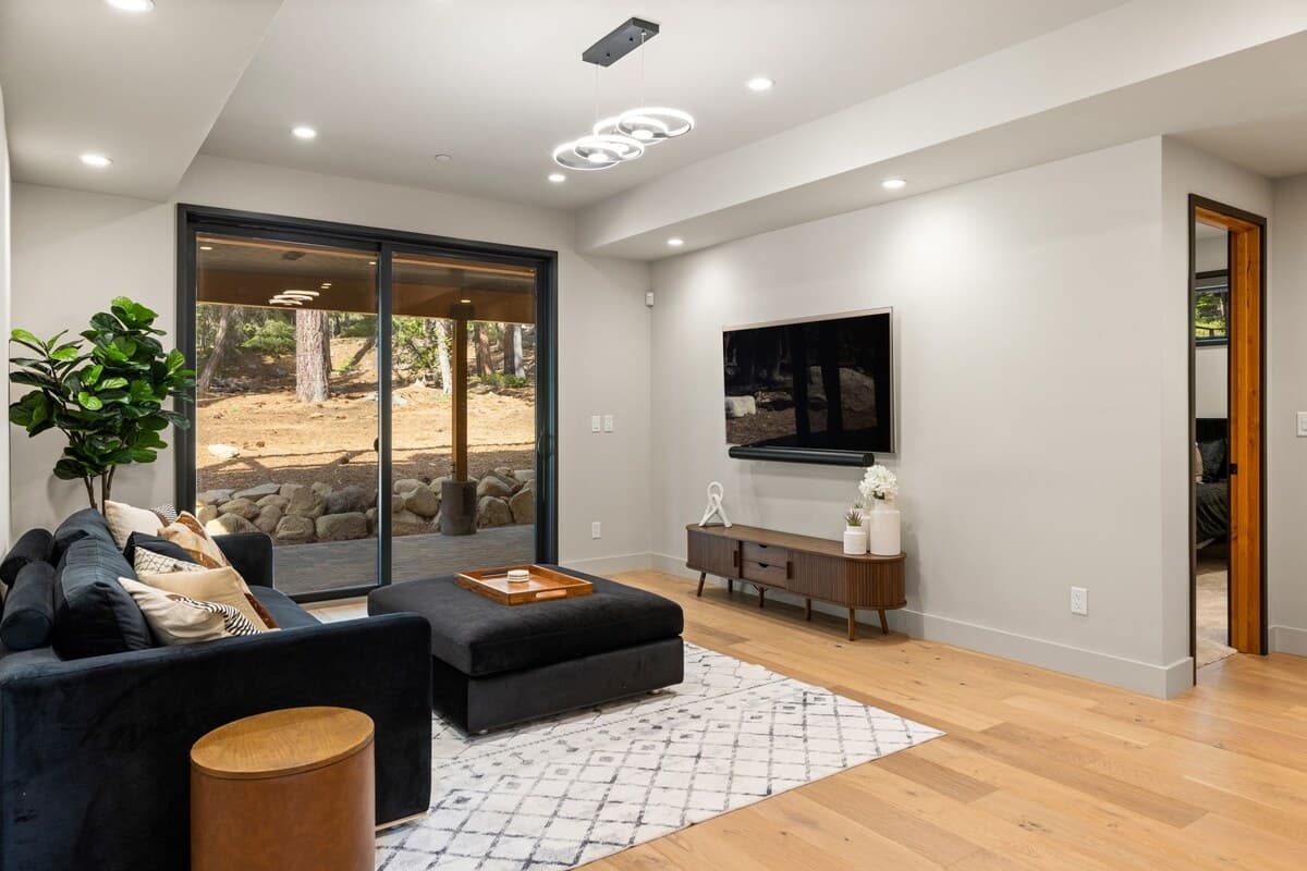 Newly Built Chamberlands Home, Tahoe Base - Photo 4