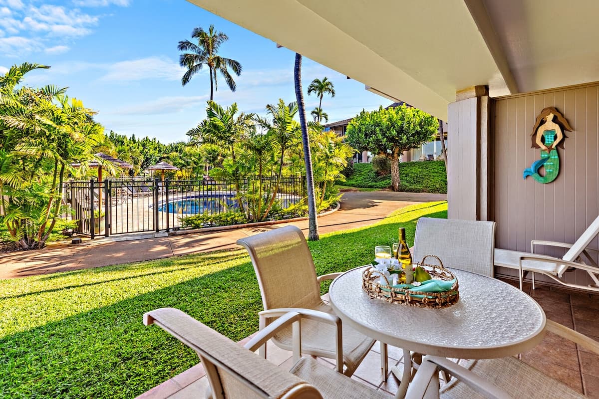Condo in Lahaina · ★5.0 · 1 bedroom · 2 beds · 1 private bath - Photo 3