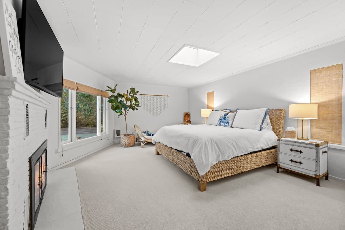 Oceanfront Escape with Panoramic Pacific Views - Photo 3