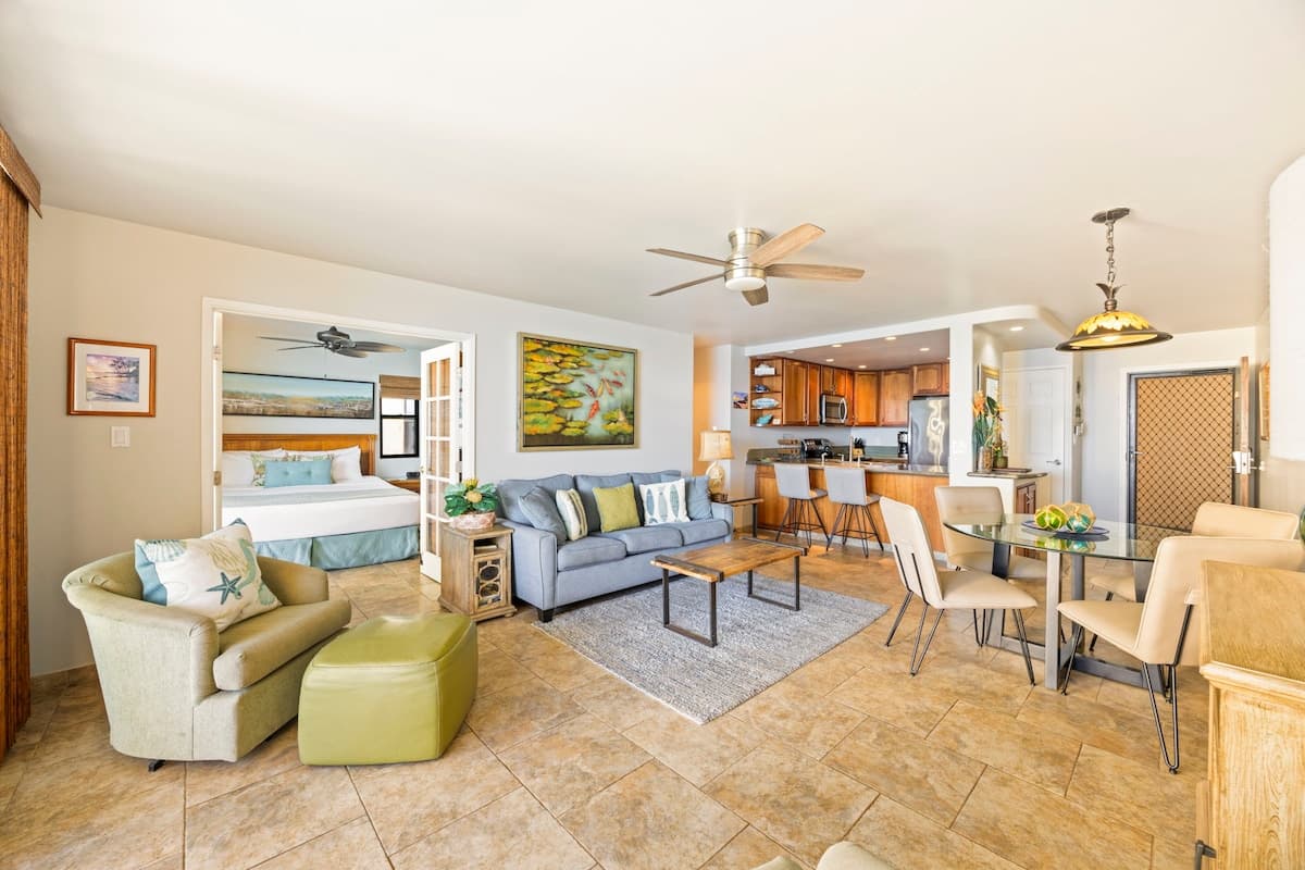 Condo in Lahaina · ★4.88 · 2 bedrooms · 3 beds · 2 baths - Photo 3