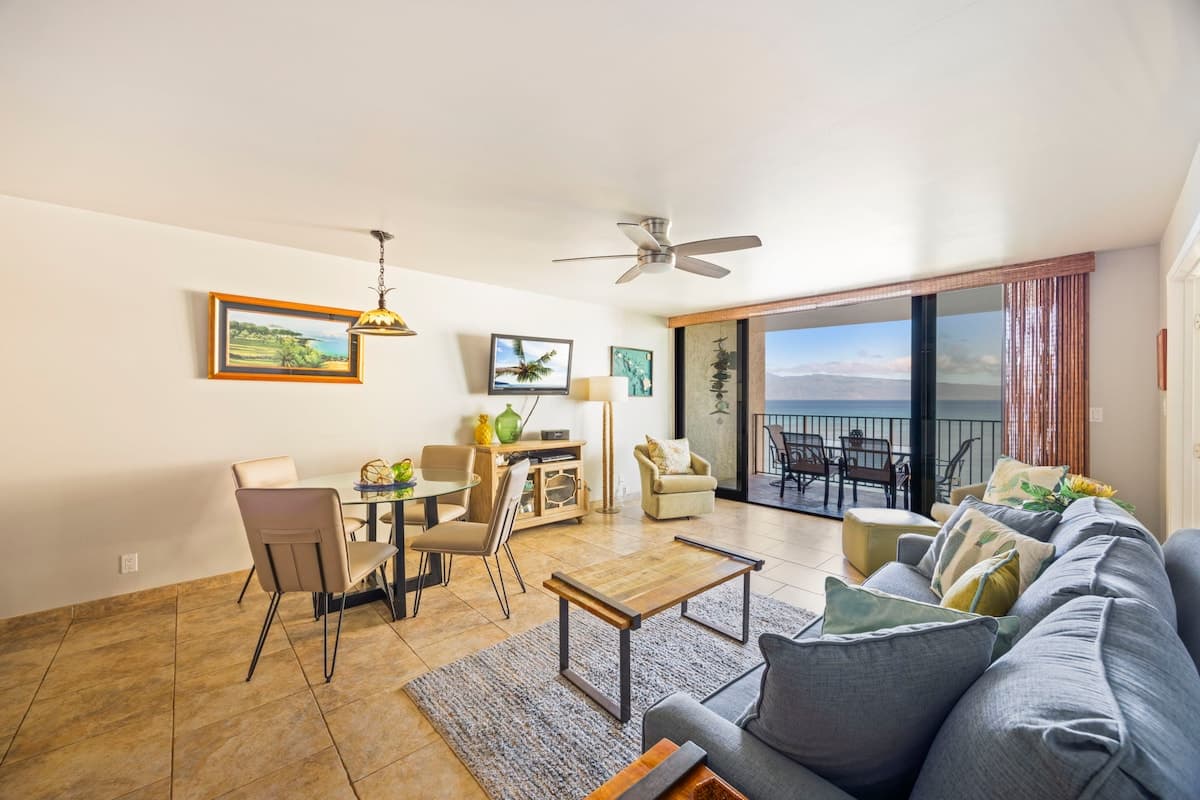 Condo in Lahaina · ★4.88 · 2 bedrooms · 3 beds · 2 baths - Photo 5