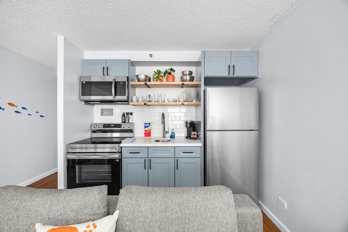 Condo in Honolulu · ★4.81 · 1 bedroom · 2 beds · 1 private bath - Photo 3