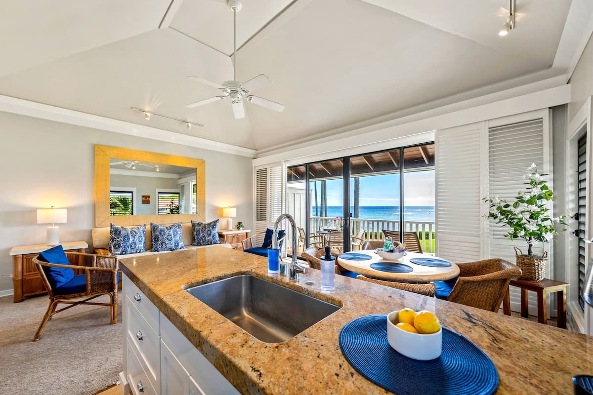 KP13 2nd Floor | Beachfront• Pool • Sunsets - Photo 5