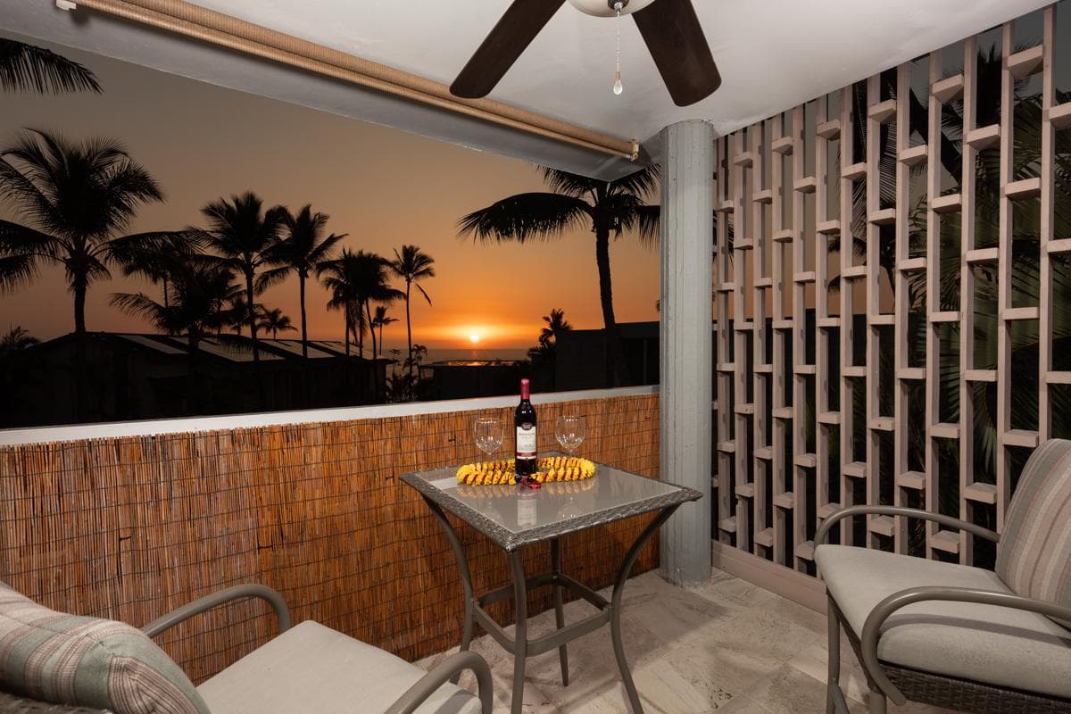 Condo in Kailua-Kona · ★4.83 · 1 bedroom · 2 beds · 1 private bath - Photo 1