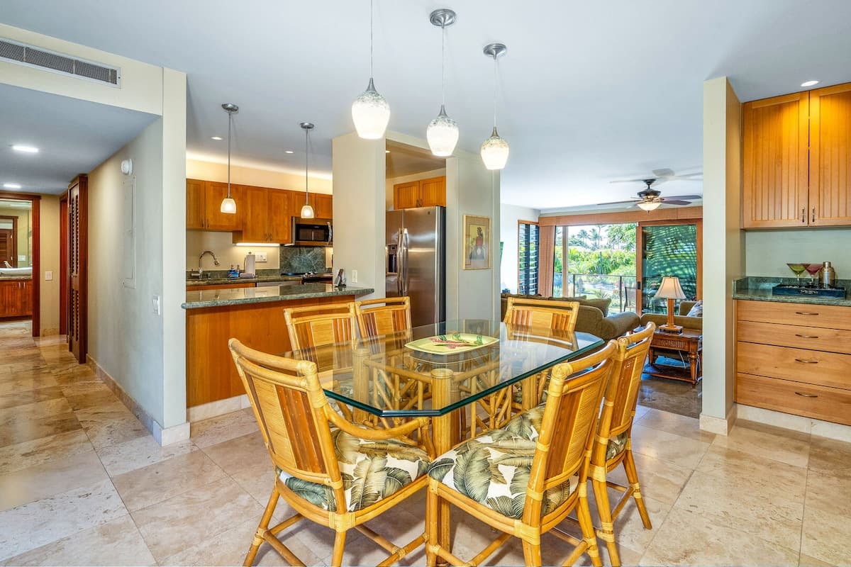 Condo in Kihei · ★5.0 · 3 bedrooms · 5 beds · 2 baths - Photo 2