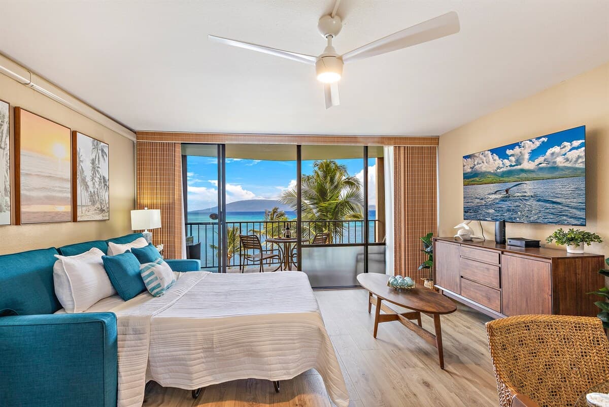 Condo in Lahaina · ★4.96 · 1 bedroom · 2 beds · 1 bath - Photo 5