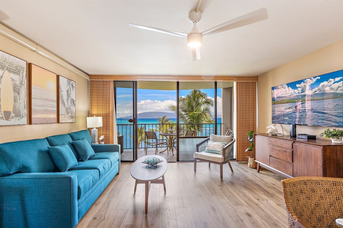 Condo in Lahaina · ★4.96 · 1 bedroom · 2 beds · 1 bath - Photo 4