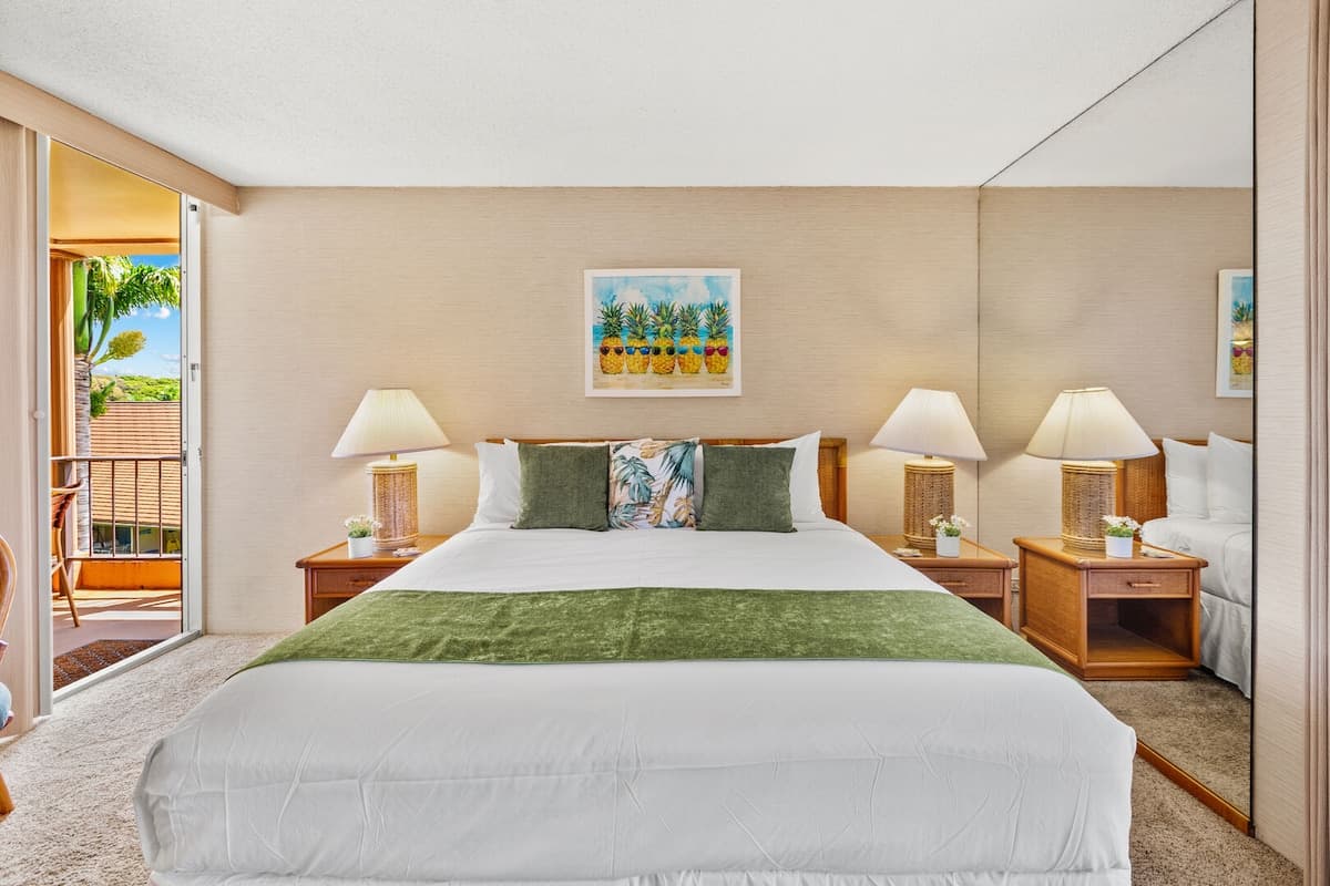 Condo in Lahaina · ★4.33 · 1 bedroom · 1 bed · 1 private bath - Photo 2