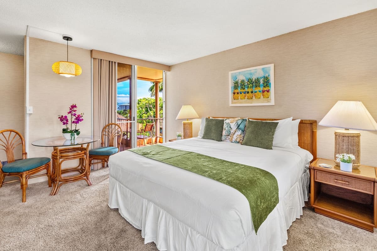 Condo in Lahaina · ★4.33 · 1 bedroom · 1 bed · 1 private bath - Photo 1