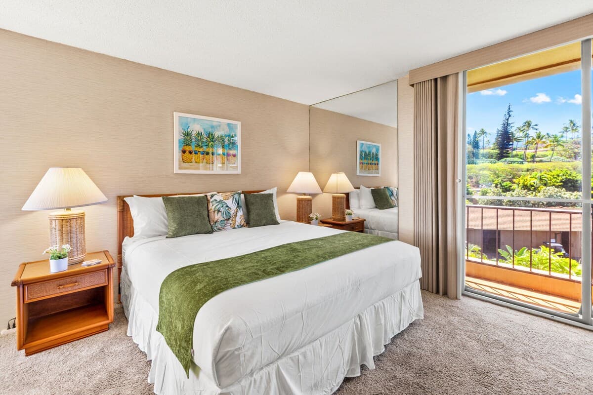 Condo in Lahaina · ★4.33 · 1 bedroom · 1 bed · 1 private bath - Photo 4