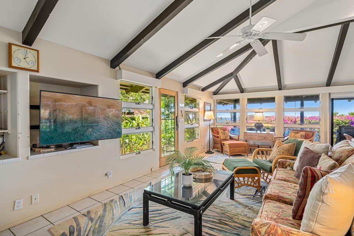 Condo in Lahaina · ★4.78 · 2 bedrooms · 4 beds · 2 baths - Photo 2