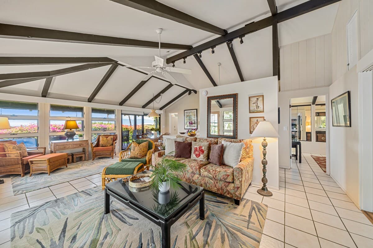 Condo in Lahaina · ★4.78 · 2 bedrooms · 4 beds · 2 baths - Photo 4