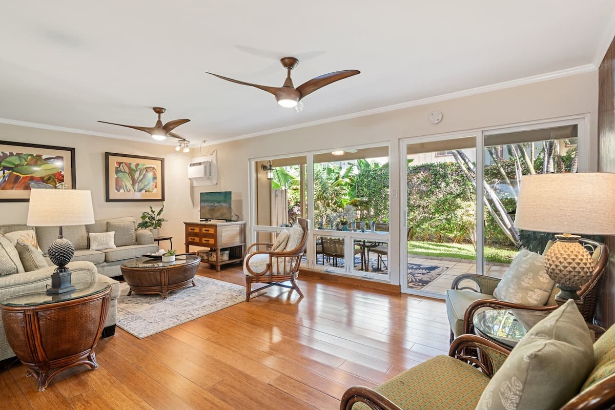 Townhouse in Lahaina · ★5.0 · 3 bedrooms · 5 beds · 2 baths - Photo 3