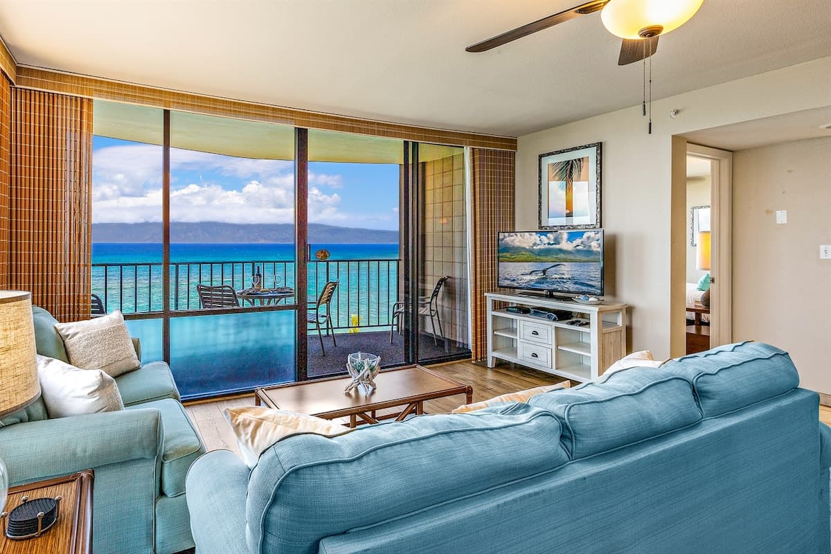 Condo in Lahaina · ★4.94 · 1 bedroom · 2 beds · 1 bath - Photo 2
