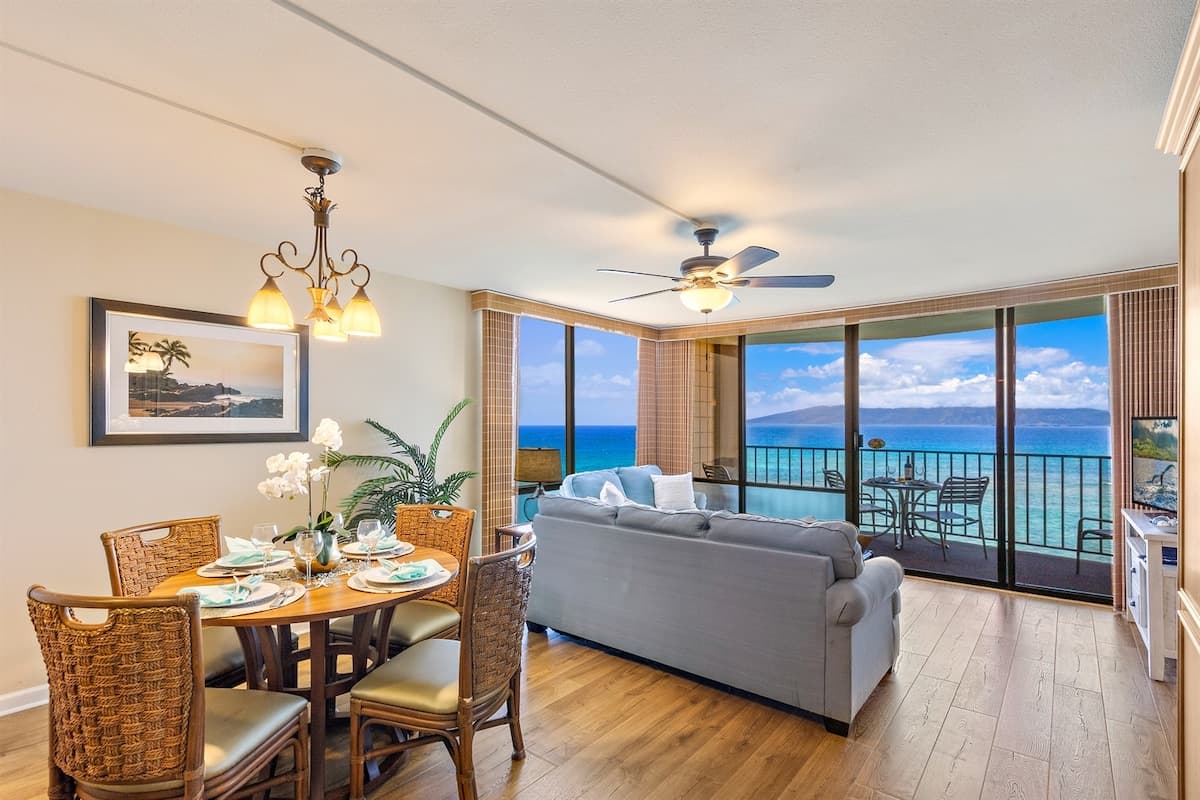 Condo in Lahaina · ★4.94 · 1 bedroom · 2 beds · 1 bath - Photo 5