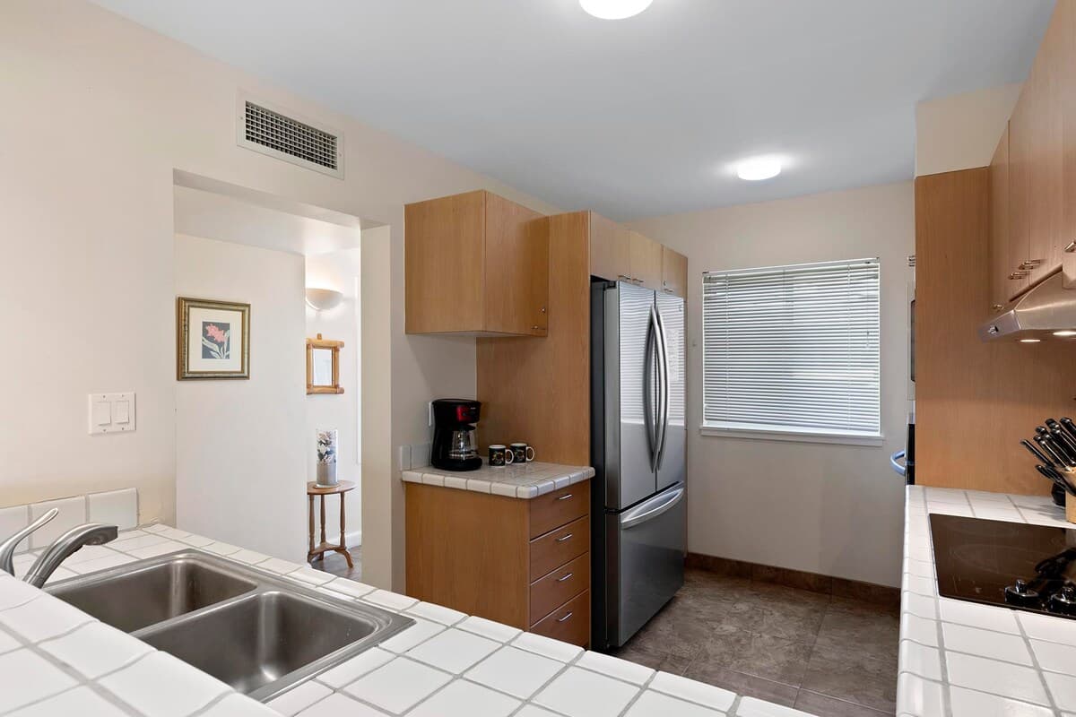 Top Floor Condo, Large Lanai with Views, Pool - Photo 5