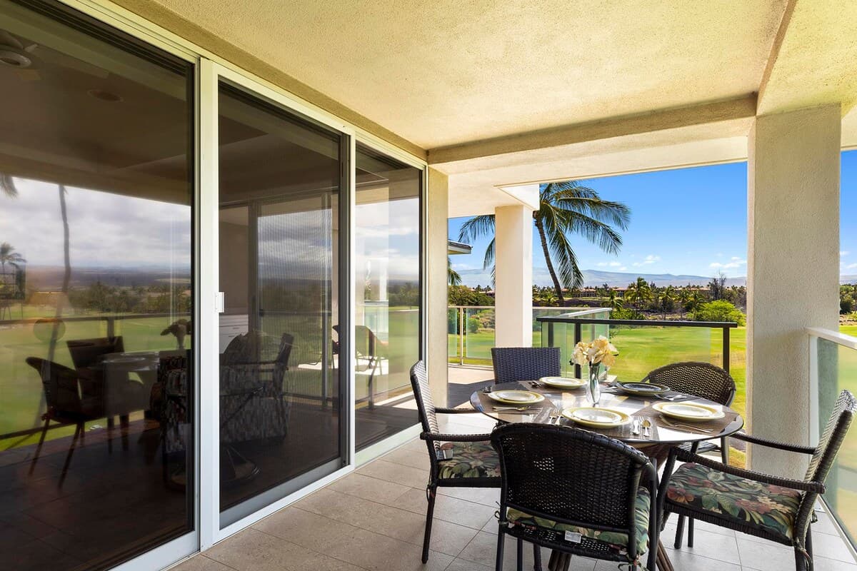 Top Floor Condo, Large Lanai with Views, Pool - Photo 2