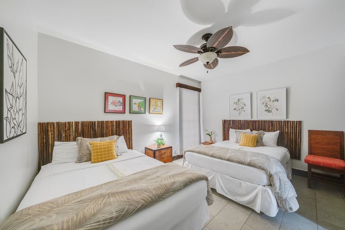 Condo in Lahaina · ★4.64 · 2 bedrooms · 4 beds · 2 private baths - Photo 5