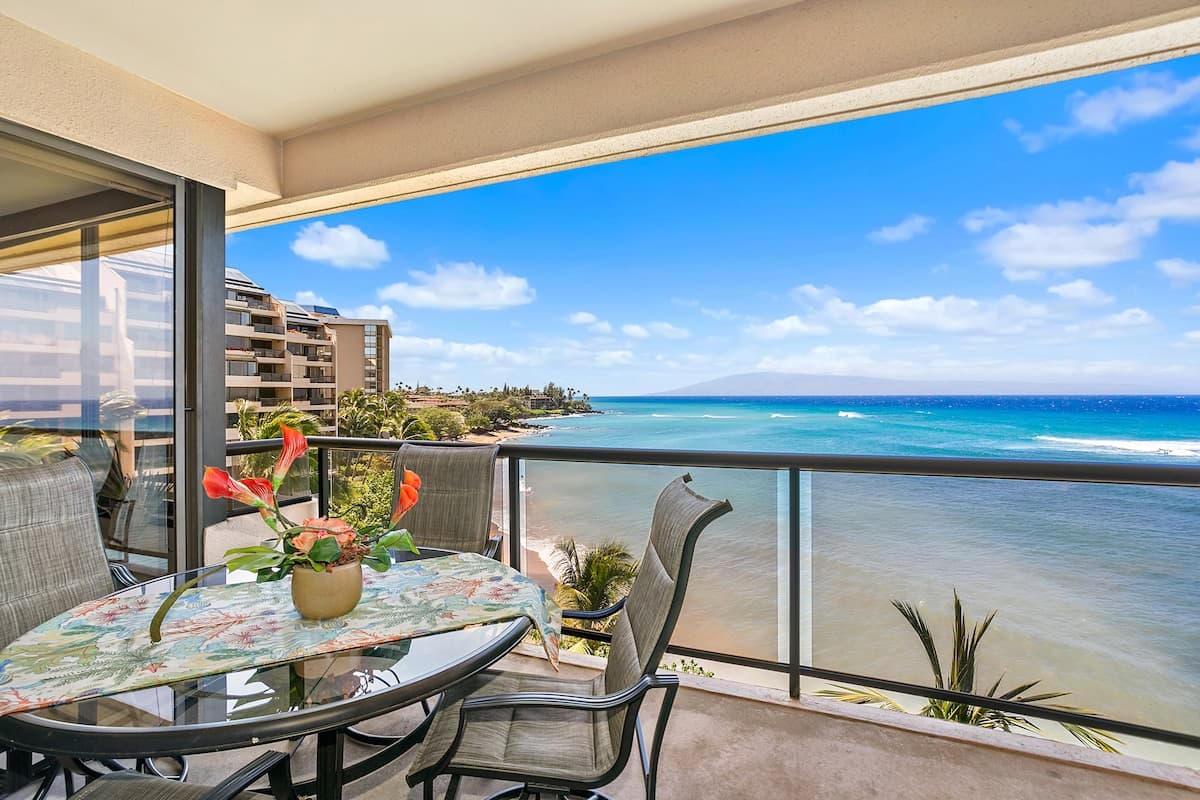 Condo in Lahaina · ★4.64 · 2 bedrooms · 4 beds · 2 private baths - Photo 1