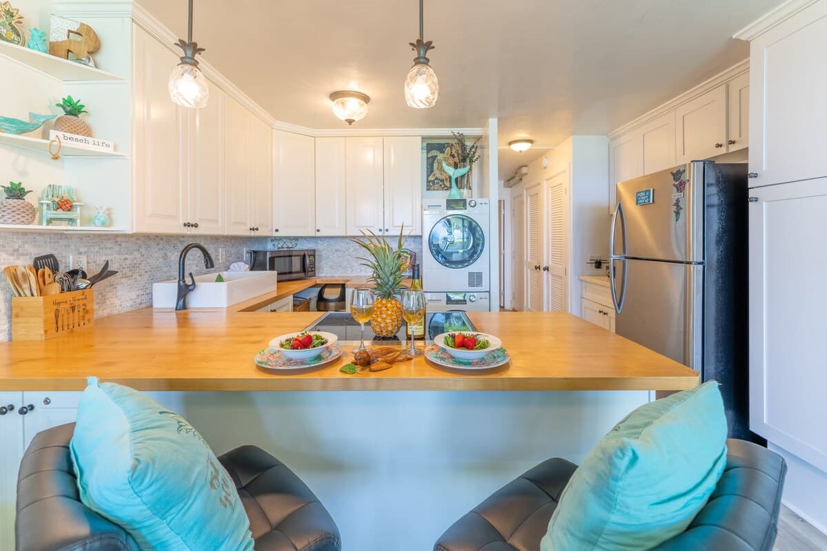Condo in Wailuku · ★5.0 · 1 bedroom · 2 beds · 1 bath - Photo 4
