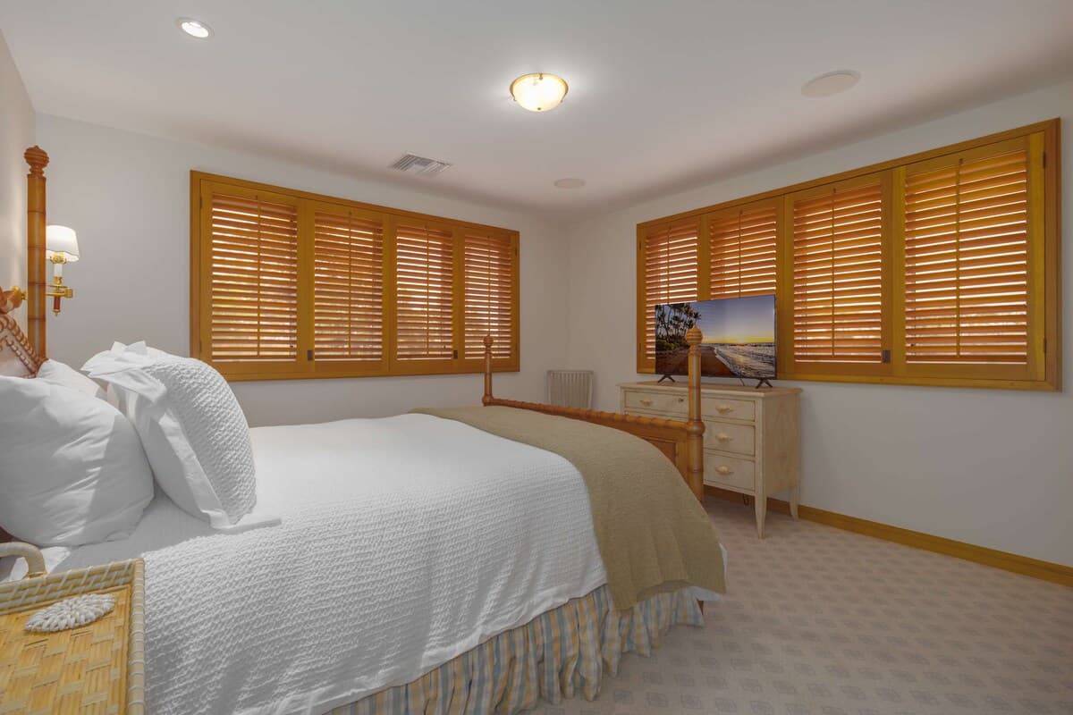 Home in Waimea · ★5.0 · 4 bedrooms · 4 beds · 3.5 baths - Photo 4