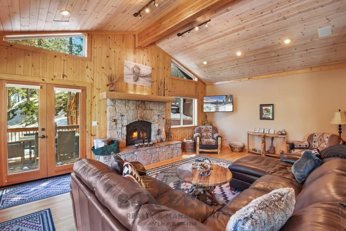 Home in Incline Village · ★4.67 · 4 bedrooms · 5 beds · 4 private baths - Photo 3