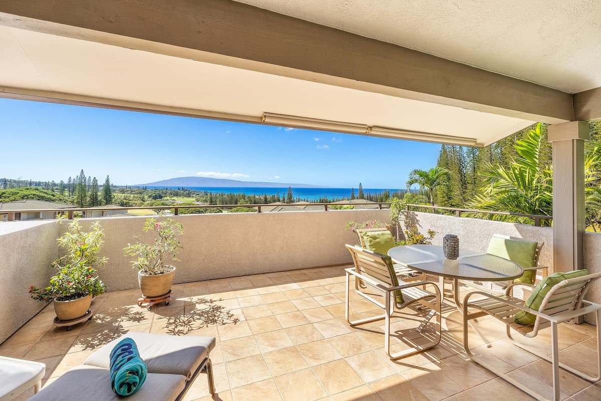 Condo in Lahaina · ★5.0 · 1 bedroom · 2 beds · 2 baths - Photo 1