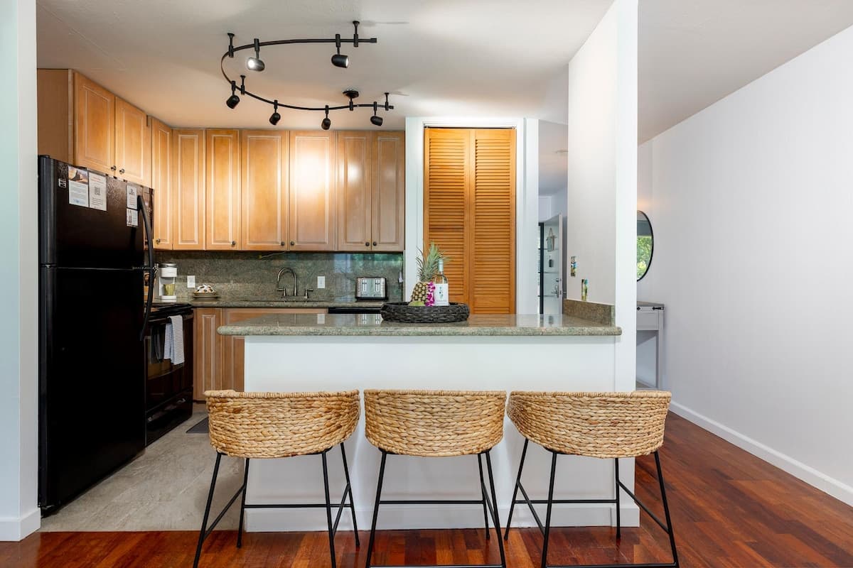 Condo in Kahuku · ★5.0 · 1 bedroom · 3 beds · 2 private baths - Photo 3
