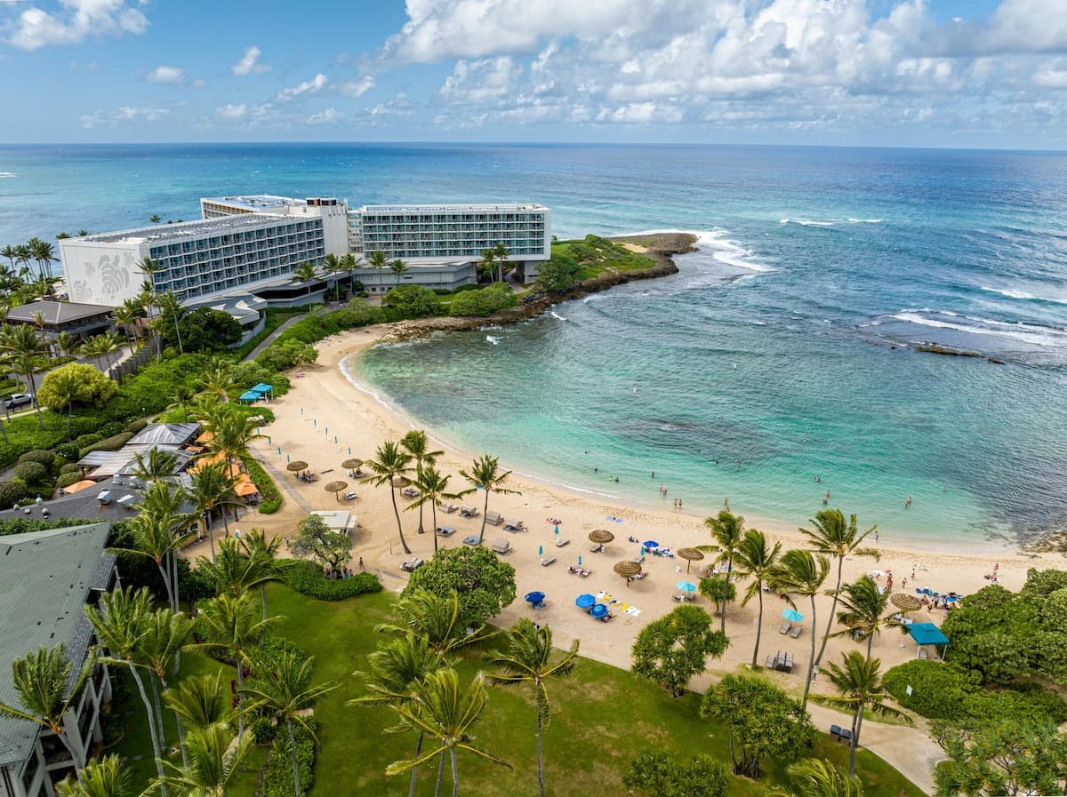Condo in Kahuku · ★5.0 · 1 bedroom · 3 beds · 2 private baths - Photo 2