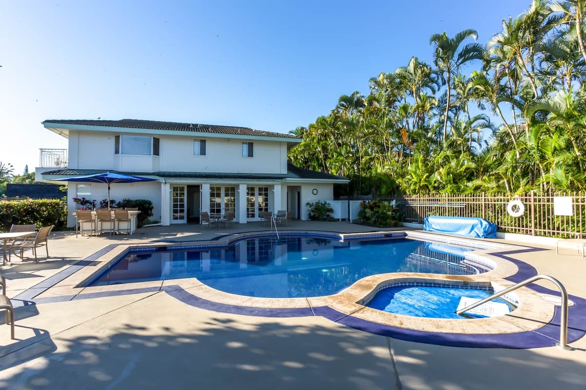 Condo in Princeville · ★4.76 · 2 bedrooms · 3 beds · 2 private baths - Photo 2