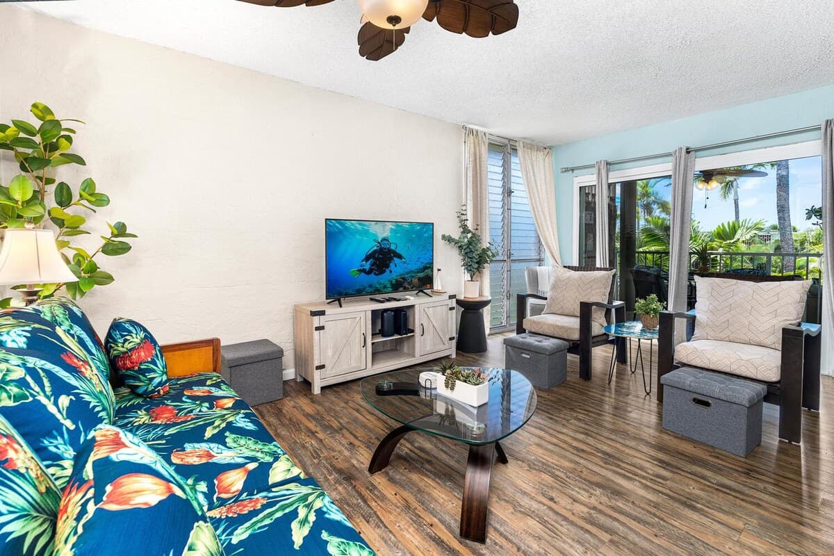 Condo in Kailua-Kona · ★4.88 · 1 bedroom · 2 beds · 1 private bath - Photo 4