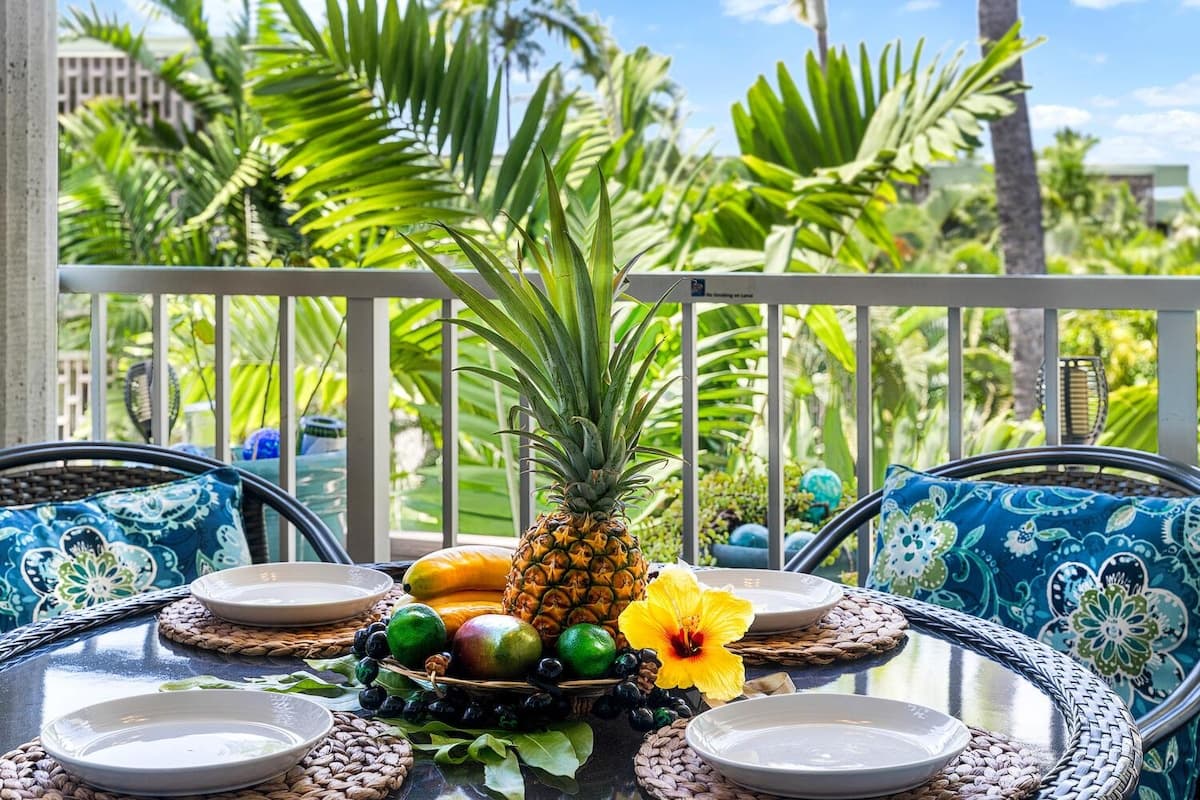 Condo in Kailua-Kona · ★4.88 · 1 bedroom · 2 beds · 1 private bath - Photo 1