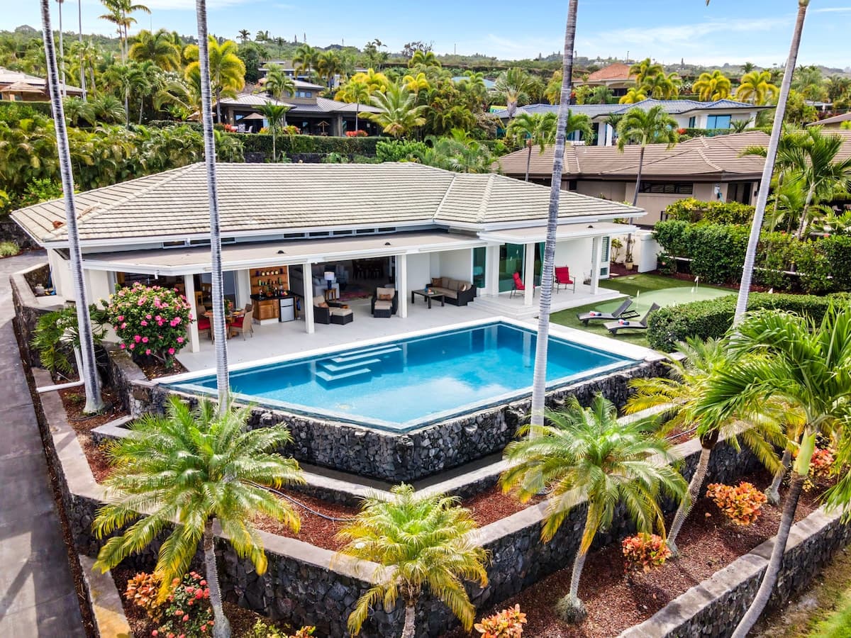 Home in Kailua-Kona · ★5.0 · 4 bedrooms · 4 beds · 3 baths - Photo 1
