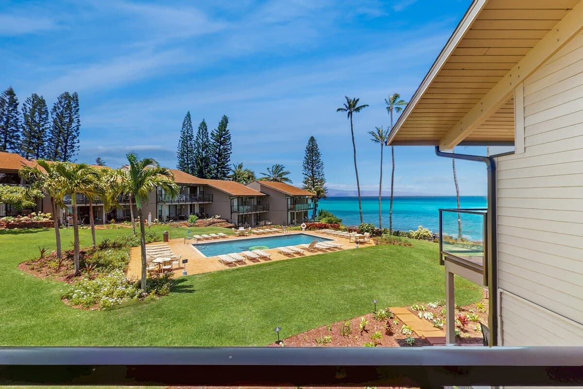Condo in Lahaina · ★4.67 · 2 bedrooms · 4 beds · 2 shared baths - Photo 2