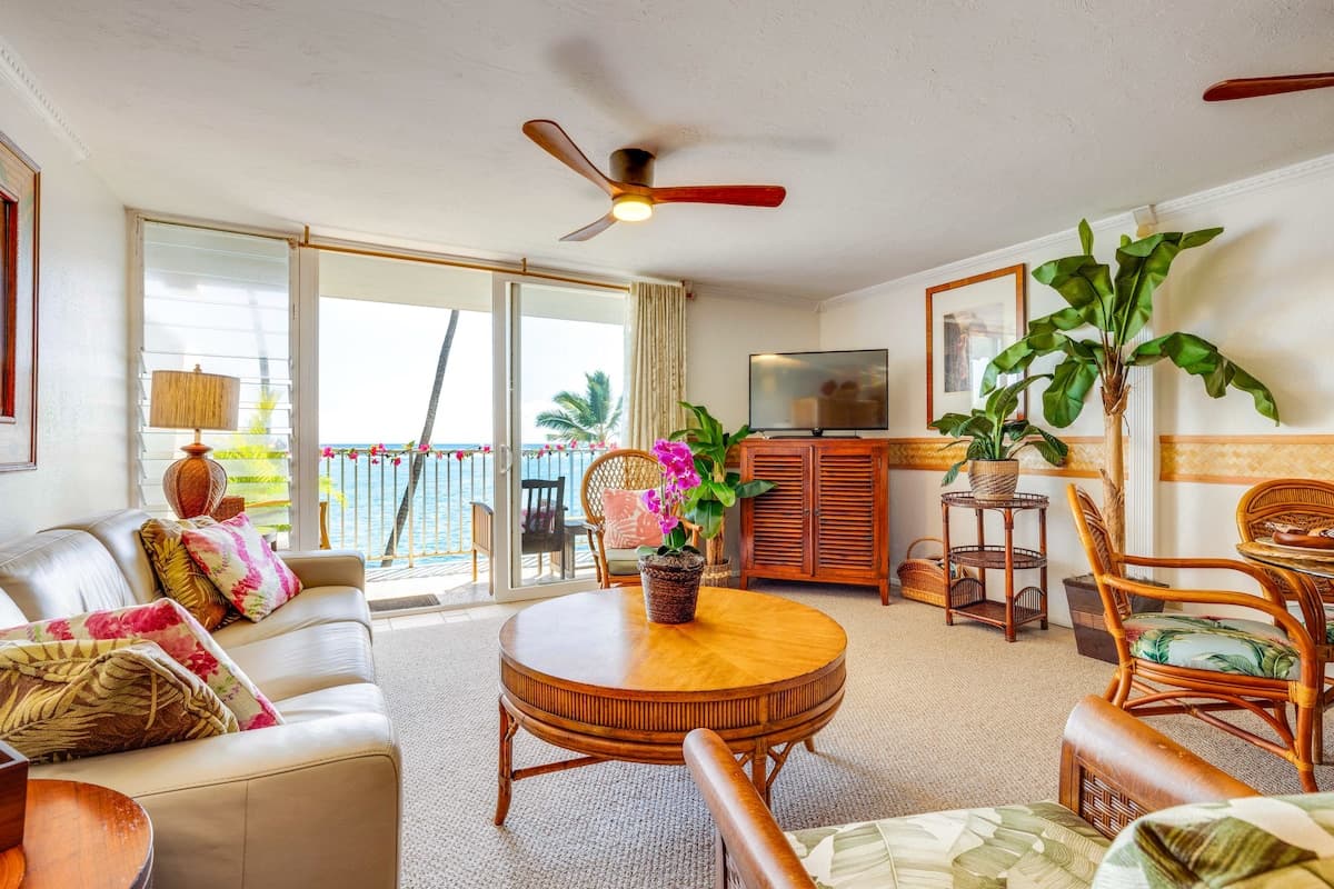 Condo in Hauula · ★4.88 · 1 bedroom · 2 beds · 1 private bath - Photo 4