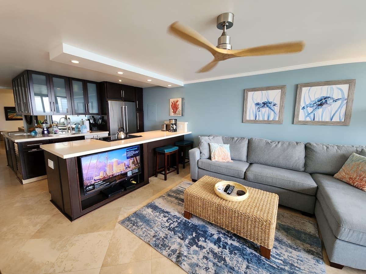 Direct Oceanfront-Top Floor-Stunning Views! A/C - Photo 4