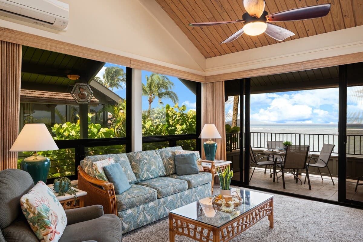 Condo in Lahaina · ★5.0 · 2 bedrooms · 4 beds · 2 baths - Photo 1