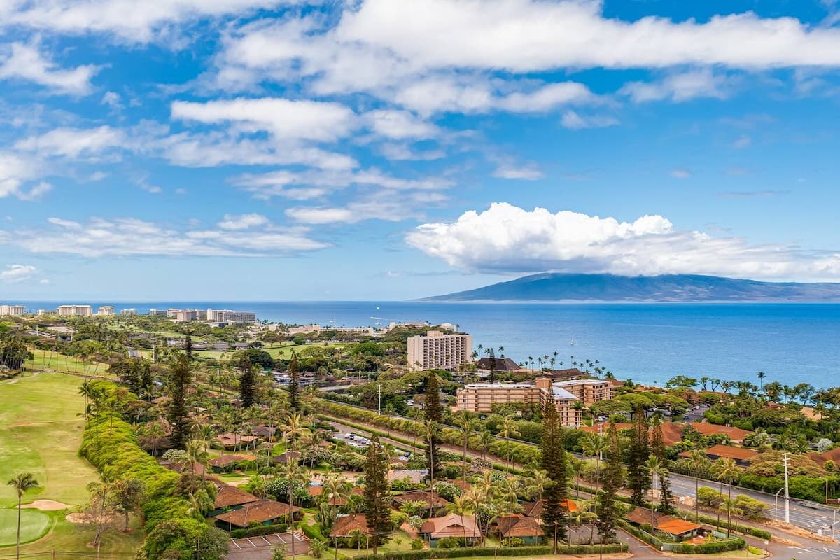 Home in Lahaina · ★4.78 · 2 bedrooms · 3 beds · 2 baths - Photo 1