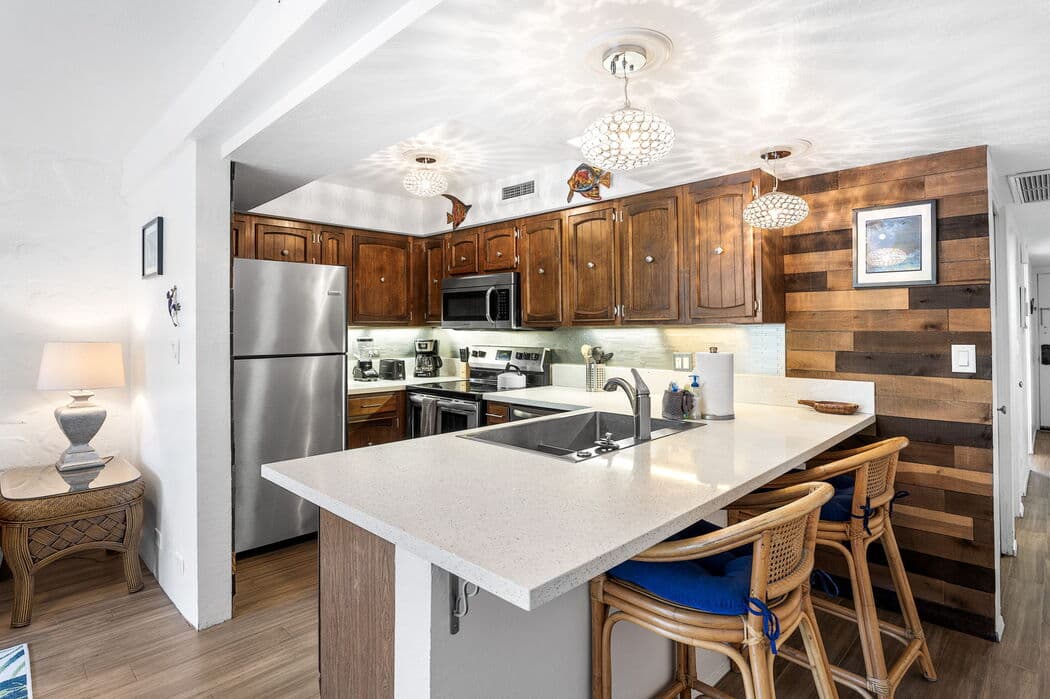 Condo in Kailua-Kona · ★4.5 · 1 bedroom · 2 beds · 1 private bath - Photo 1