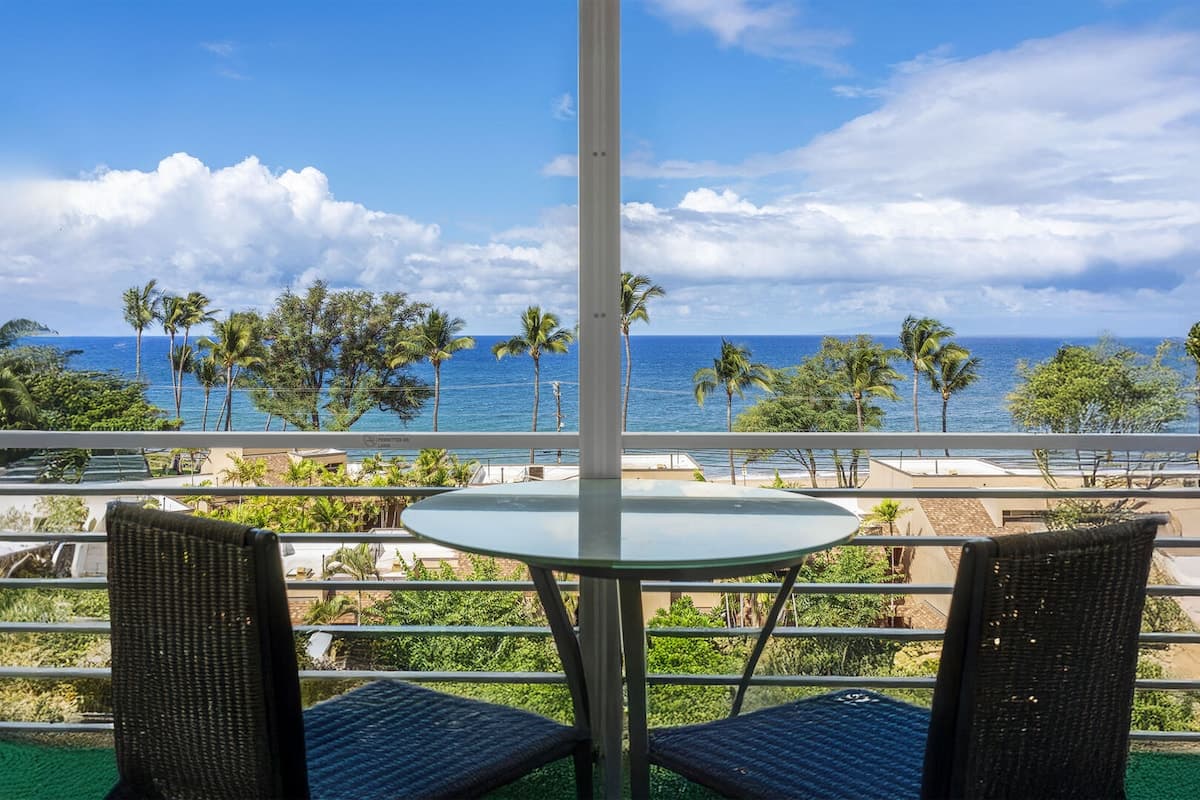 Condo in Kihei · ★5.0 · 1 bedroom · 2 beds · 1 bath - Photo 1
