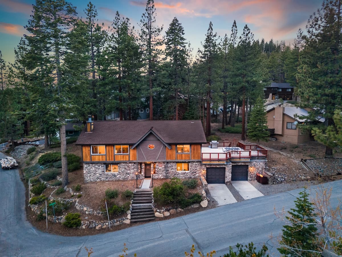 Home in Incline Village · ★4.6 · 4 bedrooms · 9 beds · 3 private baths - Photo 2