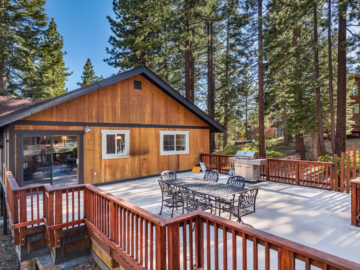 Home in Incline Village · ★4.6 · 4 bedrooms · 9 beds · 3 private baths - Photo 3