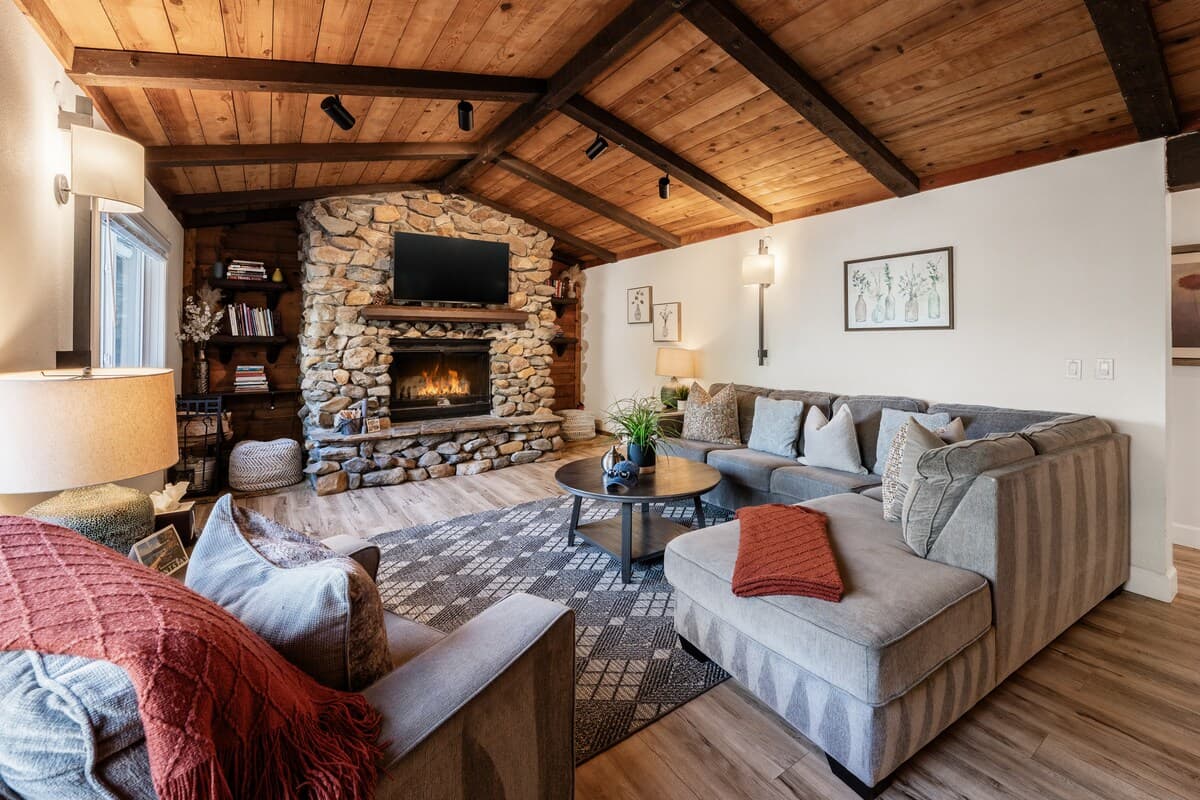 Home in Incline Village · ★4.6 · 4 bedrooms · 9 beds · 3 private baths - Photo 5