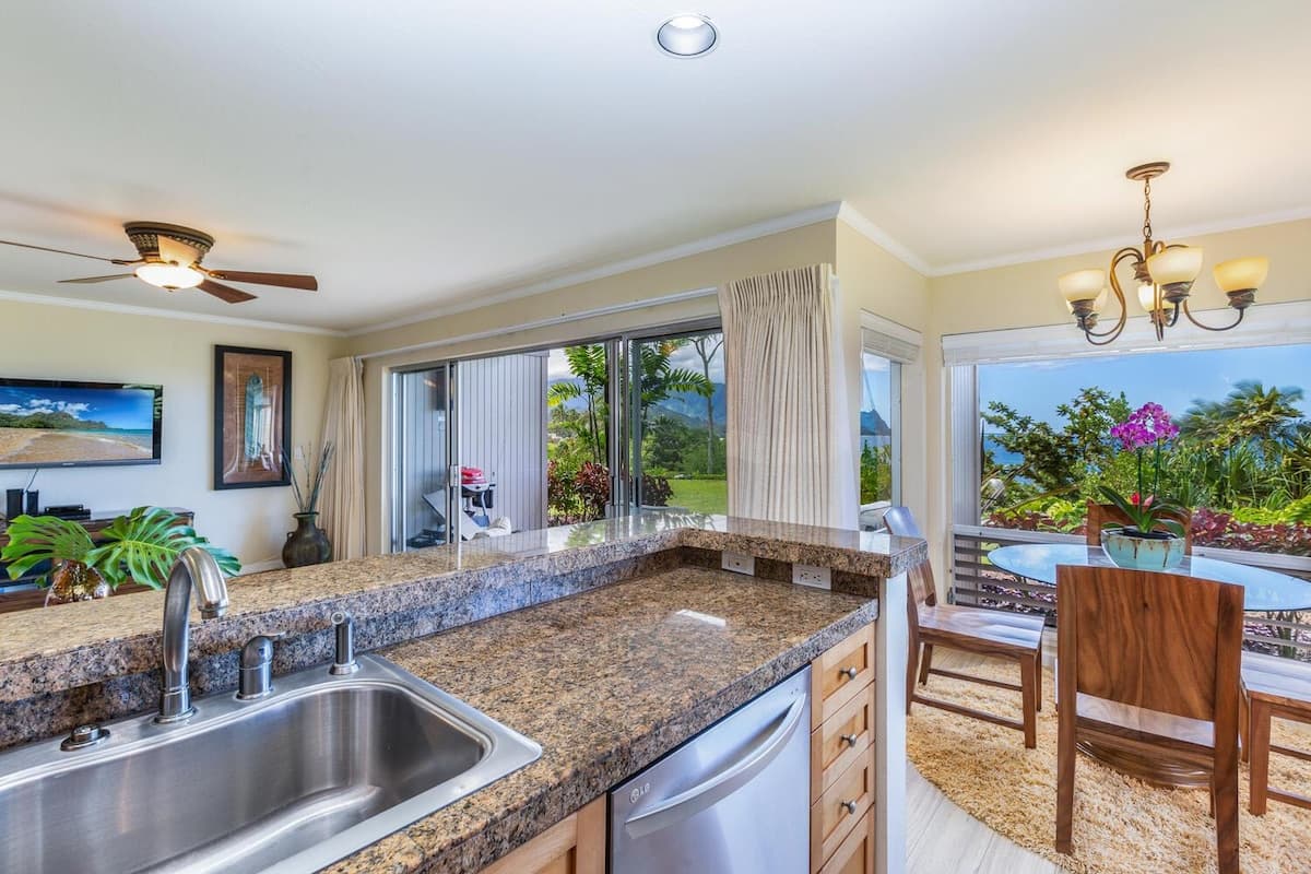 Condo in Princeville · ★5.0 · 1 bedroom · 1 bed · 1 bath - Photo 3