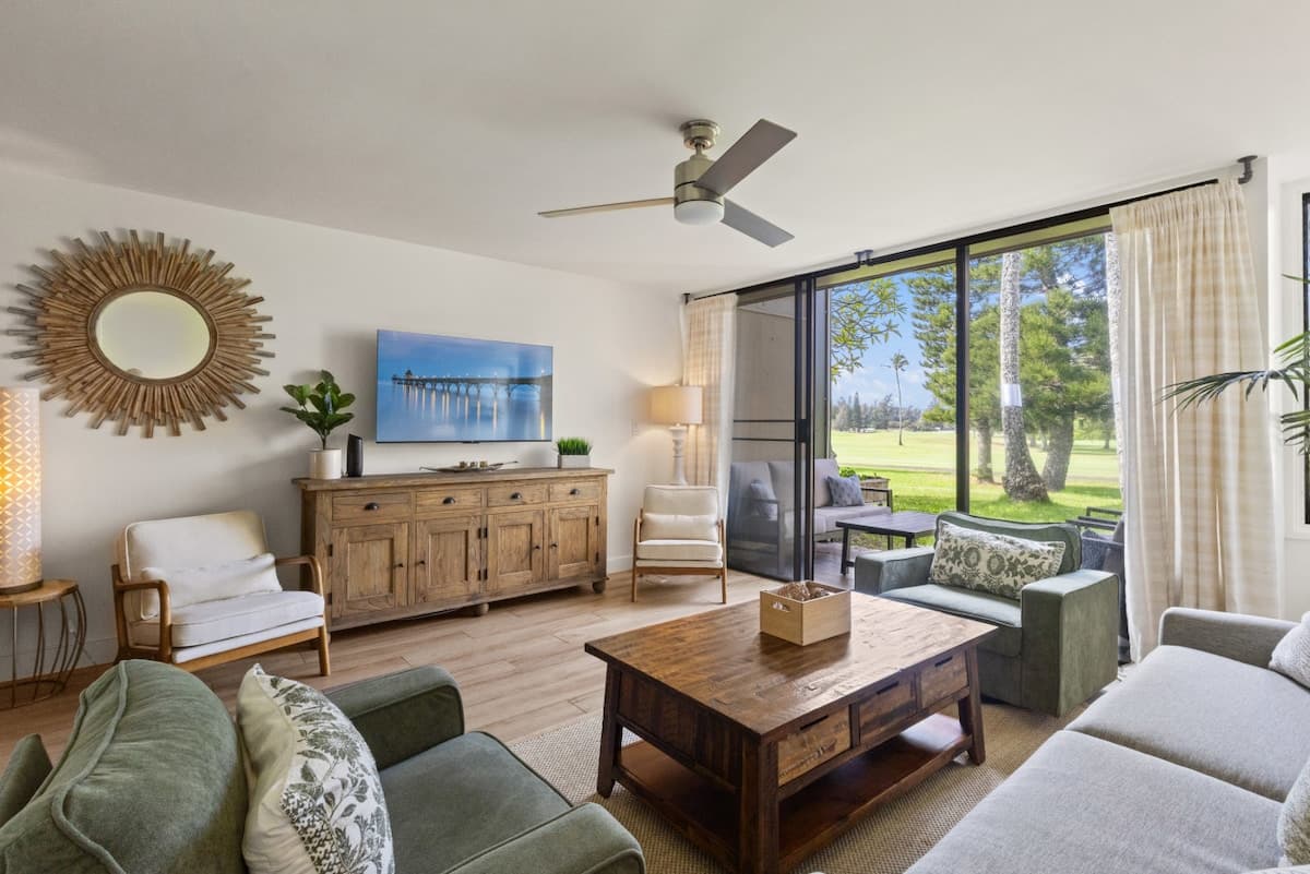 Townhouse in Kawela Bay · ★4.97 · 2 bedrooms · 5 beds · 2.5 private baths - Photo 4