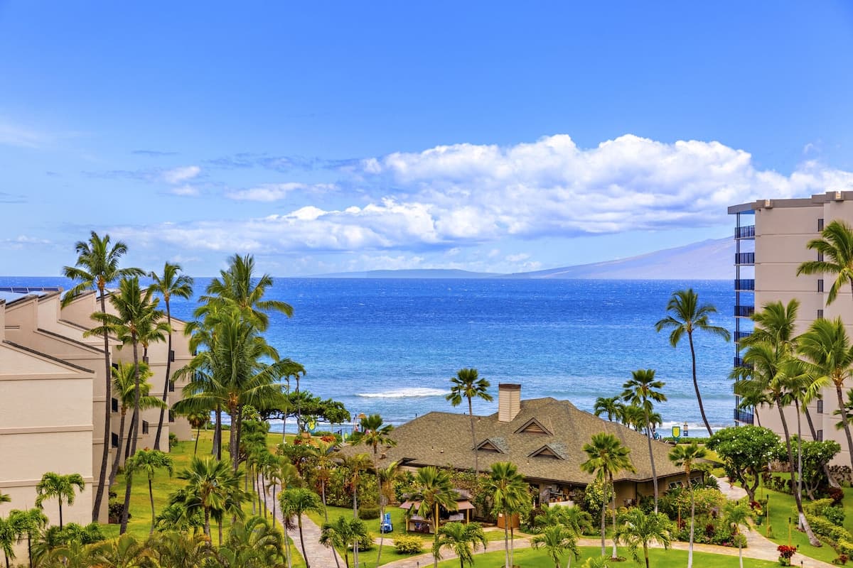 Condo in Lahaina · ★4.33 · 1 bedroom · 2 beds · 1 bath - Photo 1