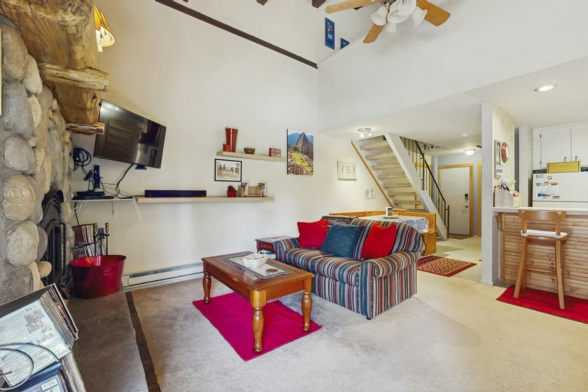 Condo in Incline Village · ★3.5 · 1 bedroom · 2 beds · 2 private baths - Photo 5