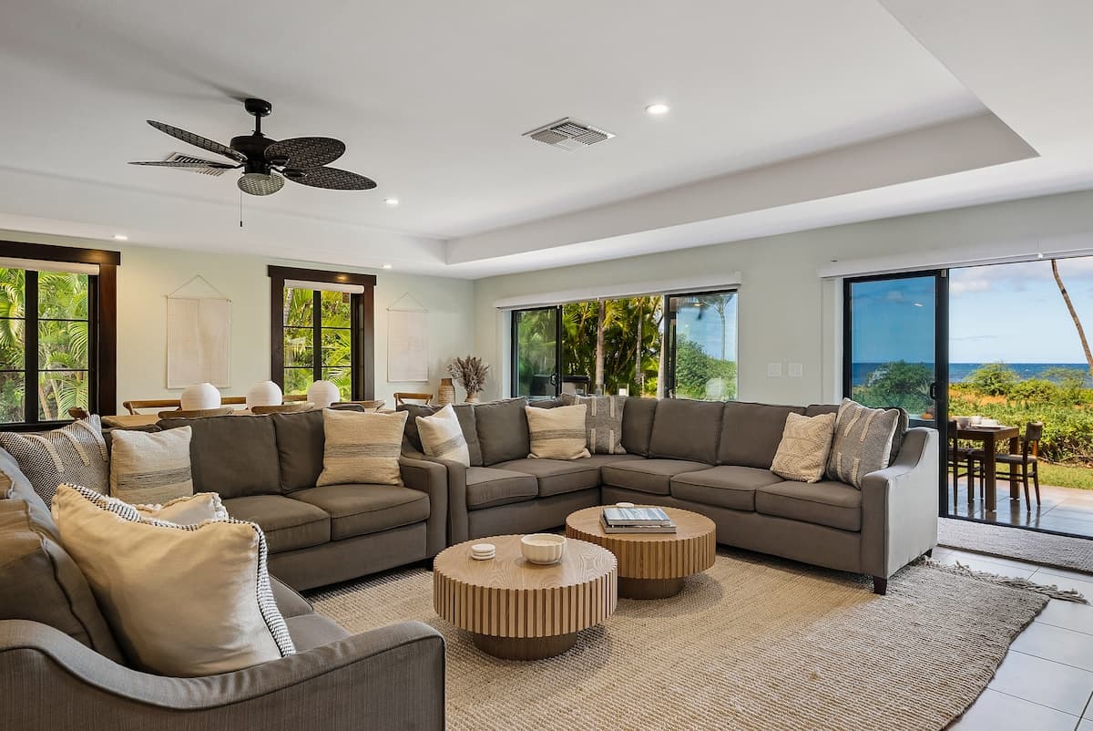 Home in Kihei · ★5.0 · 3 bedrooms · 7 beds · 3 baths - Photo 2